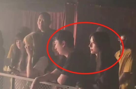 推特男网红吃瓜事件视频,揭秘推特男网红的惊人一幕!” 第3张 推特男网红吃瓜事件视频,揭秘推特男网红的惊人一幕!” 第3张